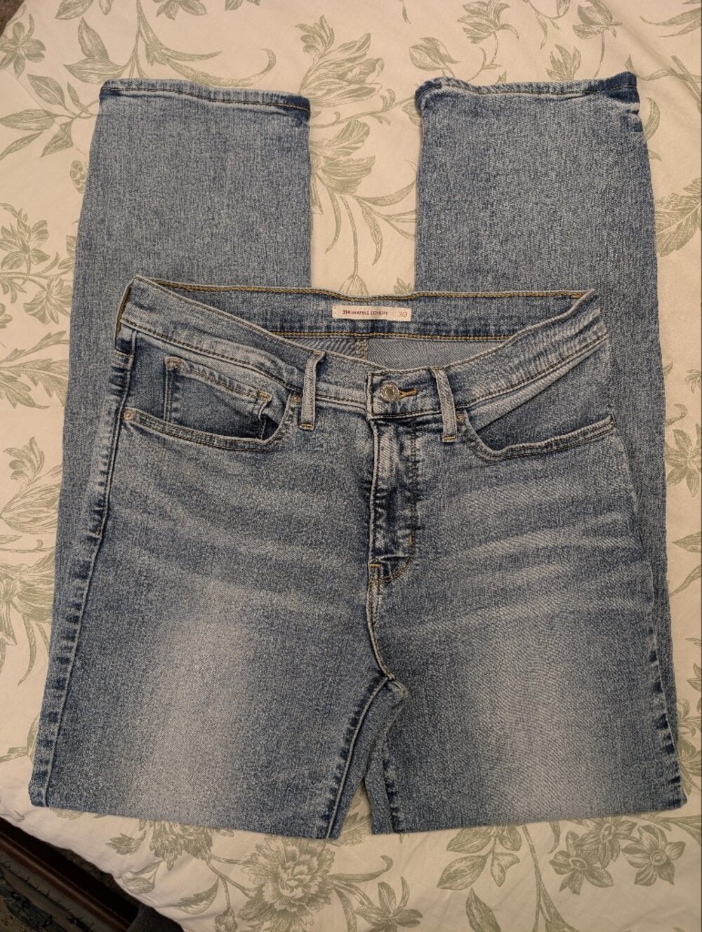 Women's Levi's 314 Shaping Straight Jeans - Picture 2 of 7